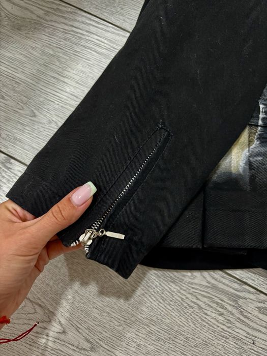 Метал яке Spiral, черно