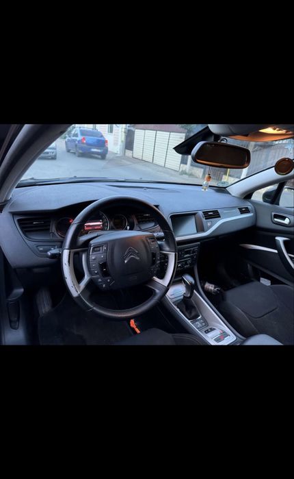 Citroën C5 1.6 turbo benzină 2012 (consumă ulei ) preț 1700euro
