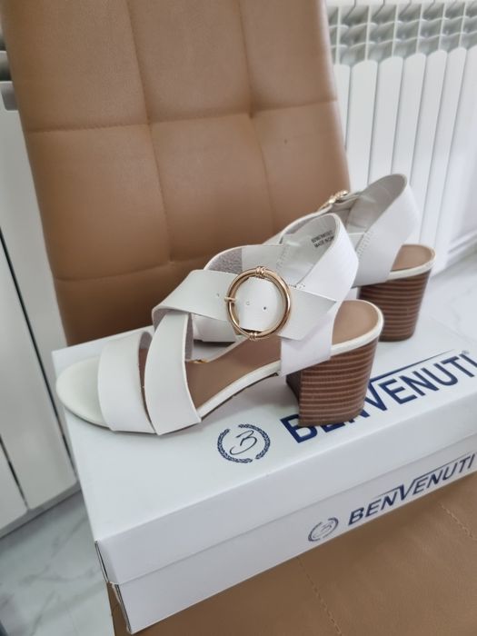 Vand sandale piele naturală.