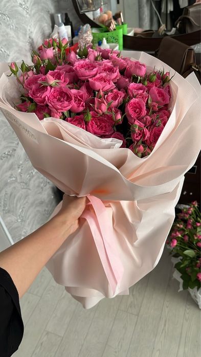 Кустовые розы букет
