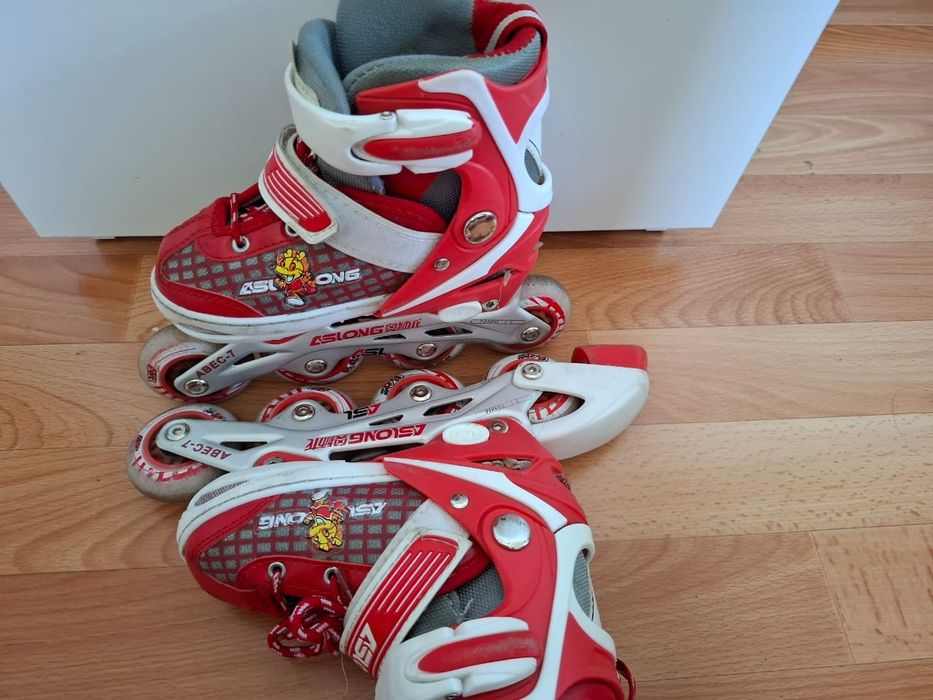 Продам две пары роликовых коньков