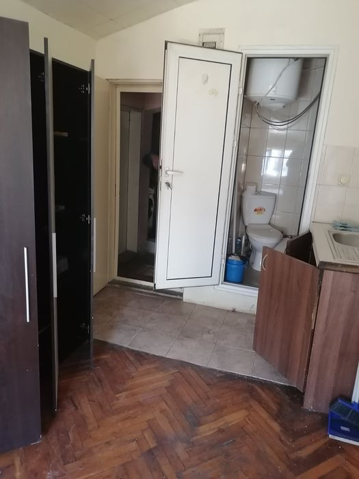 Дава се под наем Едностаен апартамент в Враца, Център - 30 кв.м за 127.5 € - Снимка #8