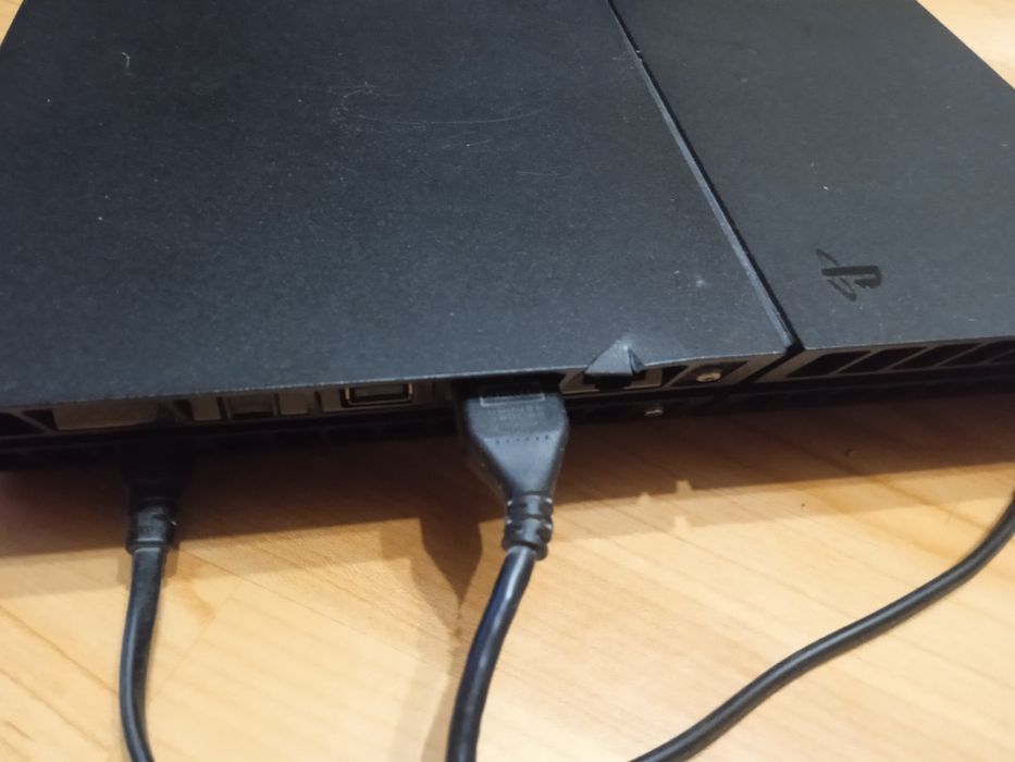 Продам Play Station 4, б/у