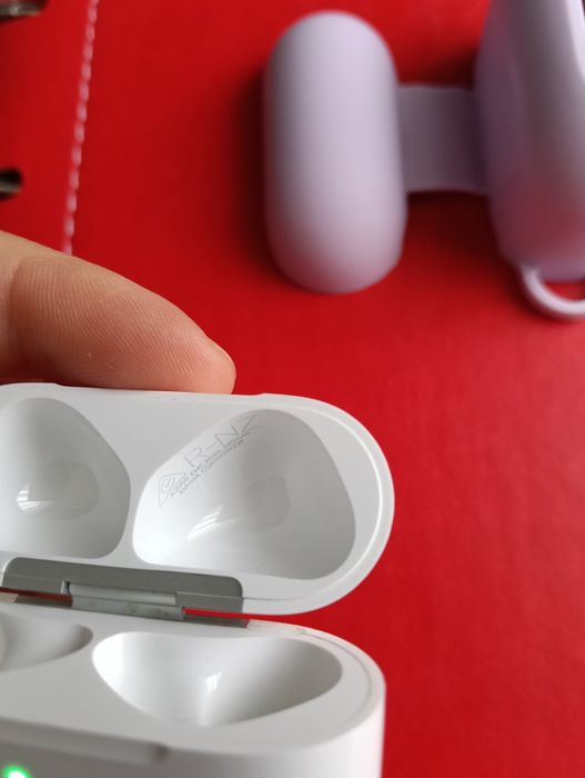 Carcasa căști Apple+ husa