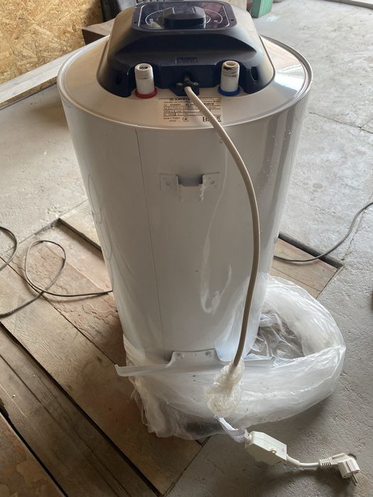 Водонагреватель Аристон