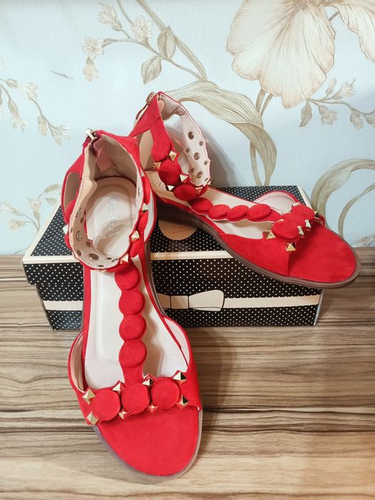 Босоножки летние