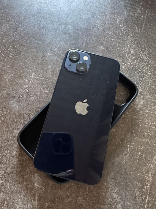 Продам iPhone 13