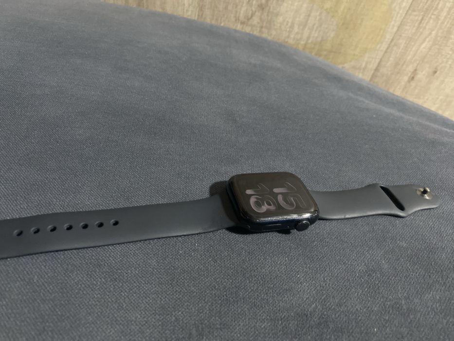 Apple watch 7.