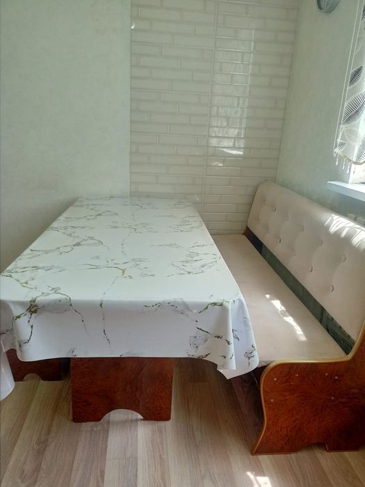 Продам стол стулья