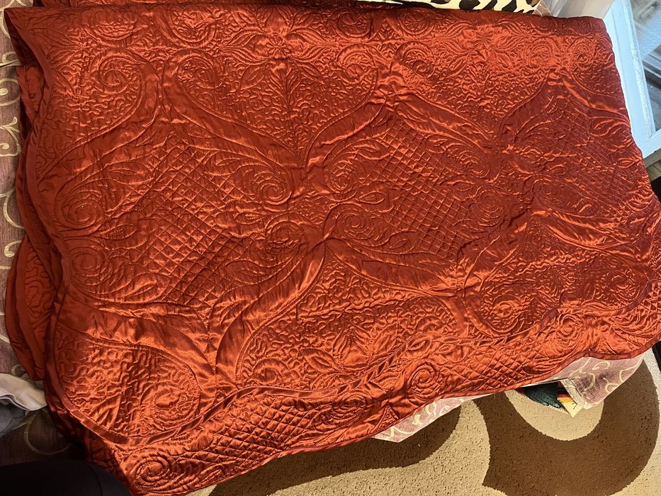 Covertura de pat din matase