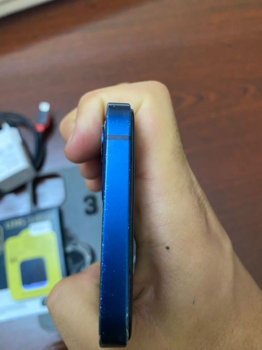 iPhone 12 в хорошем состоянии