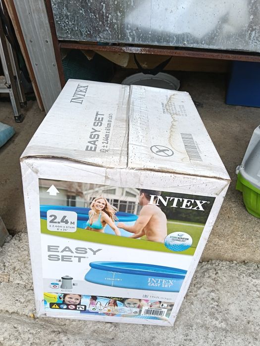 Vând ce se vede in poze ,boxa audio,pompa acvariu,pompa piscina,aspirator