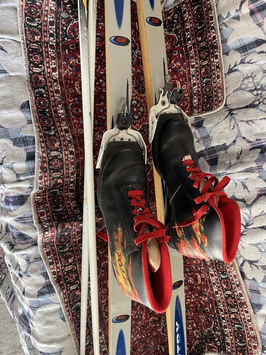 Продается горные лыжи