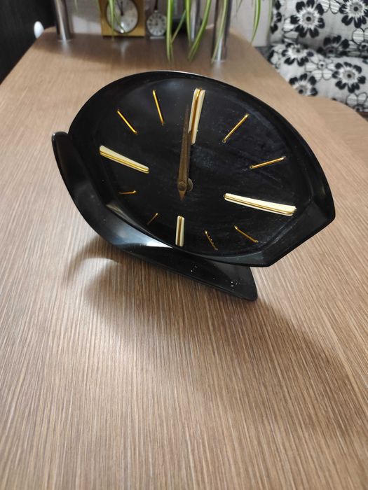 Стенен часовник Прим