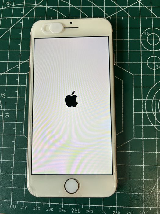 IPhone 8 розовое золото