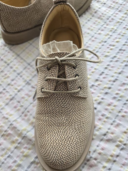 Нови обувки български, отговарят на 38