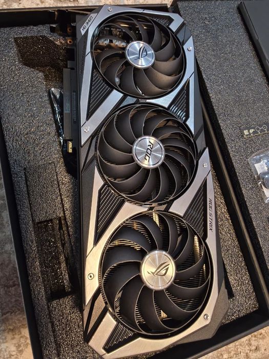 3090 ASUS ROG Strix 24GB