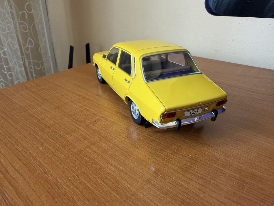 Vand macheta Dacia 1300 Galbena an 1969-Impecabila