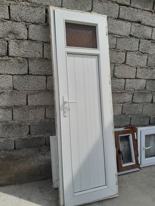 Пластиковые окна, дверь