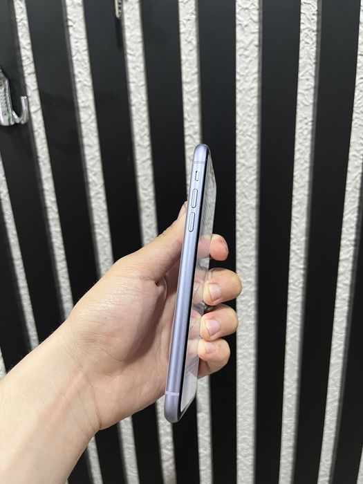 продам Айфон 11 в отличном состояние