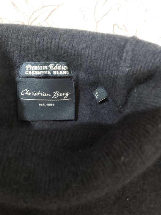 Pulover cu guler pe gât