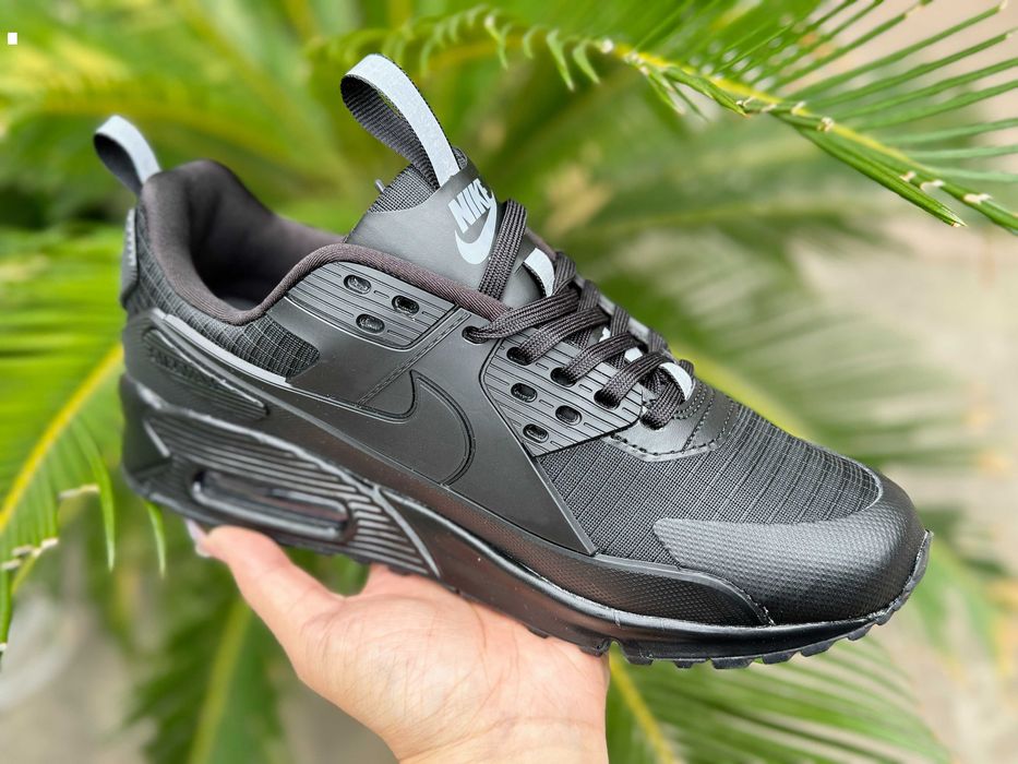 Noul model NIKE Air Max 90 Drift - pret NOU 399 lei , redus de la 550!