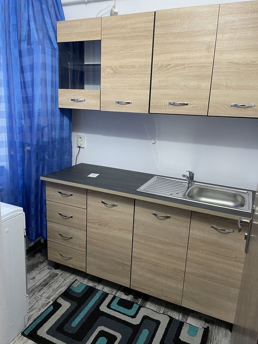 Inchiriez Apartament si garsoniera………