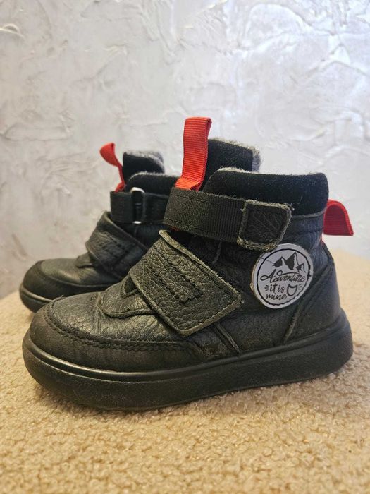 Продам детскую обувь