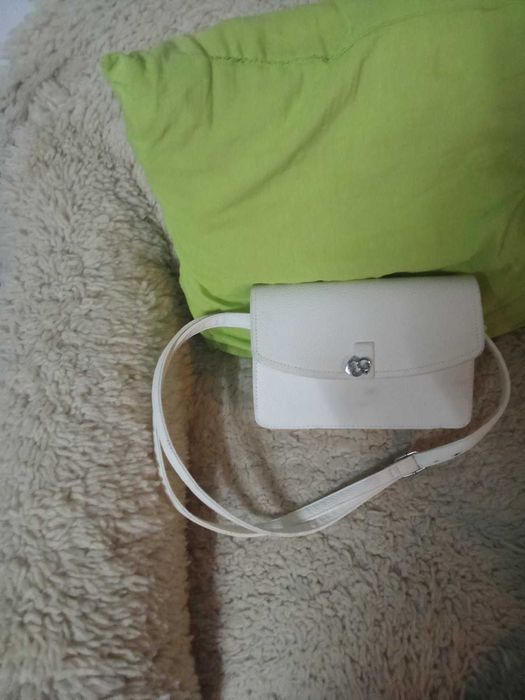 Продавам дамска чанта