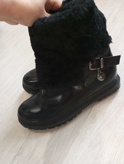 Нови дамски ботуши,ест кожа,номер 39