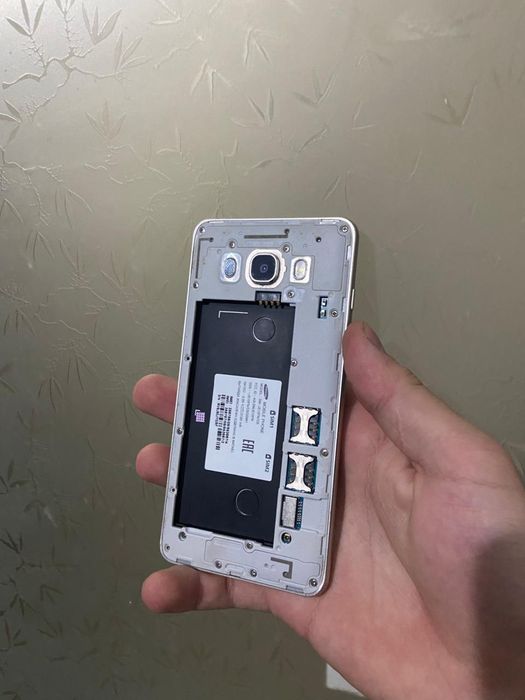 Продам телефон ж5