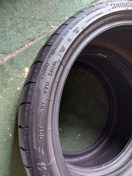 255 35 19 Bridgestone DOT 2020 (2021) vara