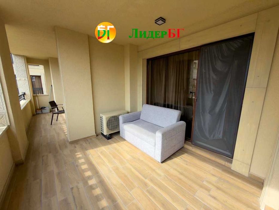 Тристаен апартамент с гледка към басейна в Аргищ Партез