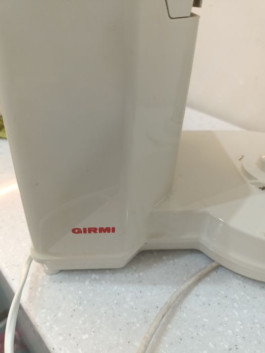 Продам кухоннй комбайн