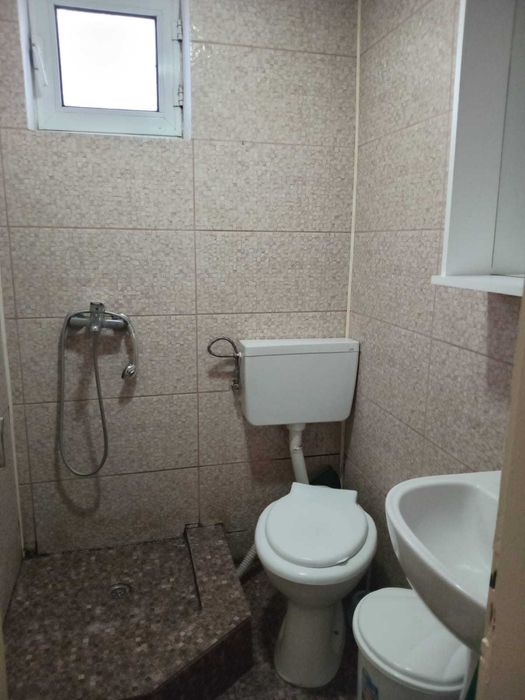 Închiriez garsonieră