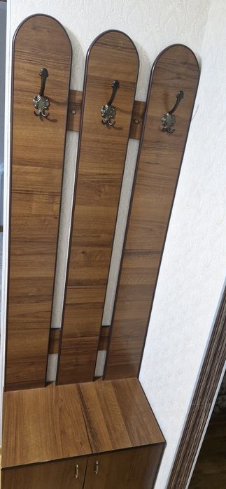 Прихожая/ две тумбочки