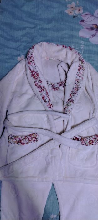 Недорого, красивая, тёплая пижама, тройка.