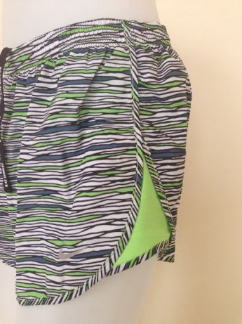 Къси дамски панталонки NIKE Modern Tempo Embossed Running Shorts