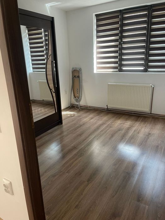 Închiriez casă P+1 targu -jiu strada Bicaz