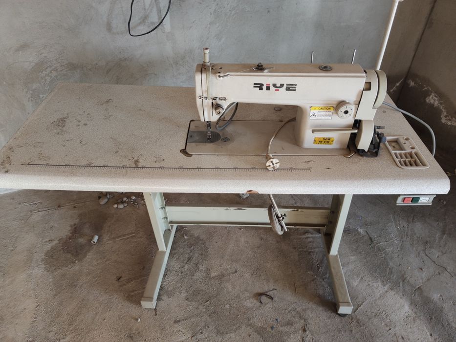 Швейная машинка b