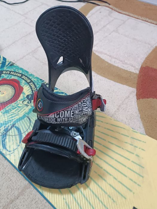 Vând placă de snowboard Head