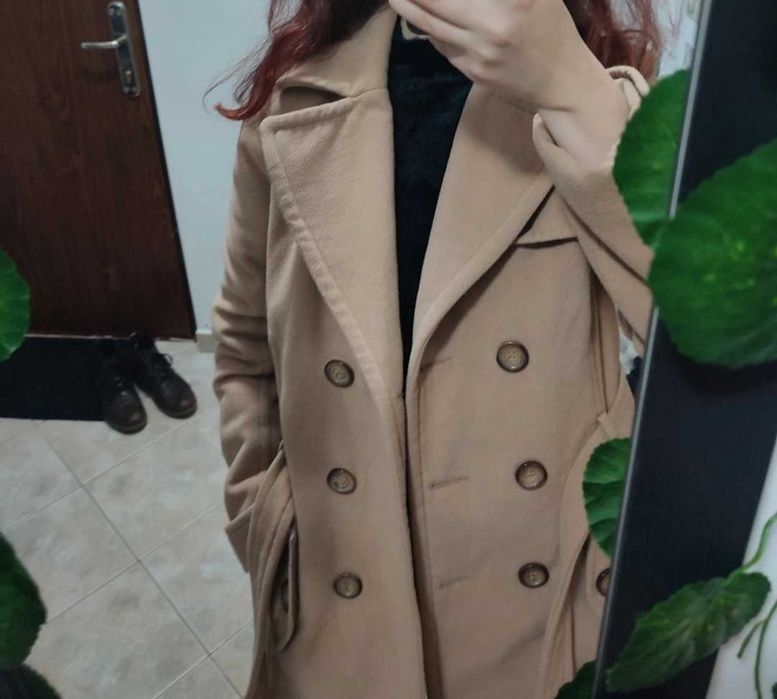 Palton cu guler îmblănit detașabil