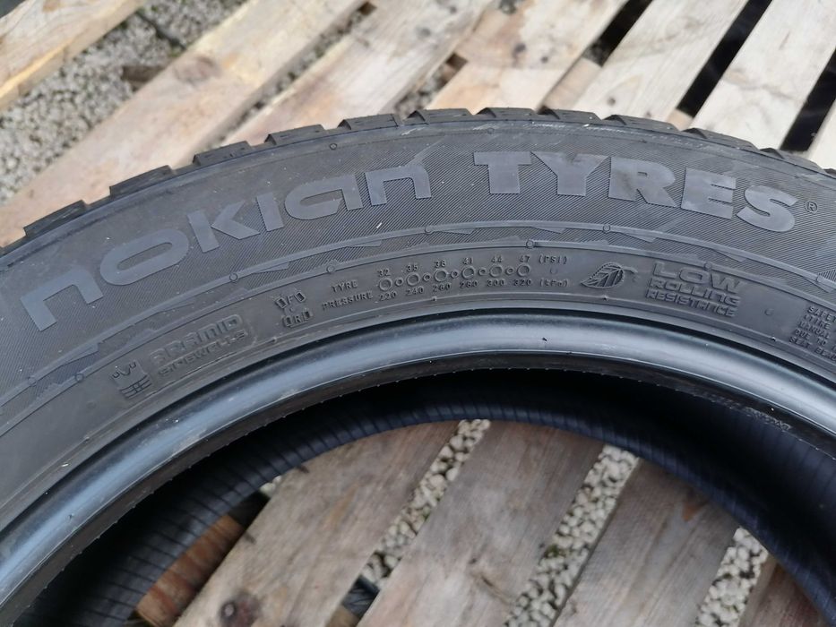 2 бр. Nokian 235/55R19 DOT 1823