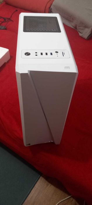 VandCarcasa AeroCool ATX Aerocool Cylon RGB White - USB3.0
fara sursa