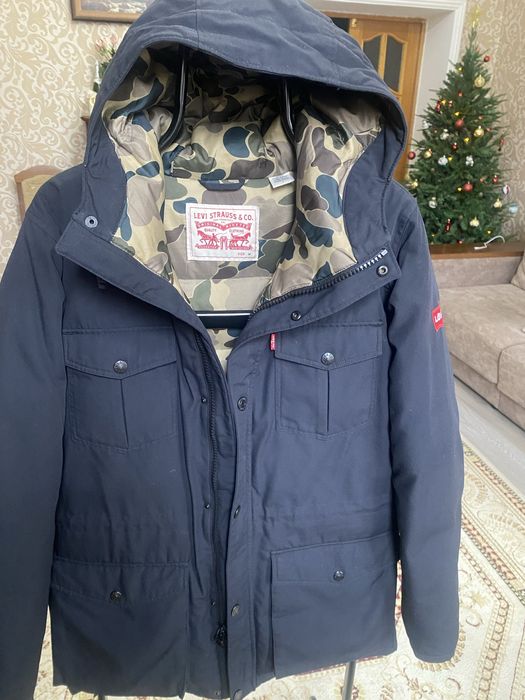 Куртка  зимнея “ Levis “