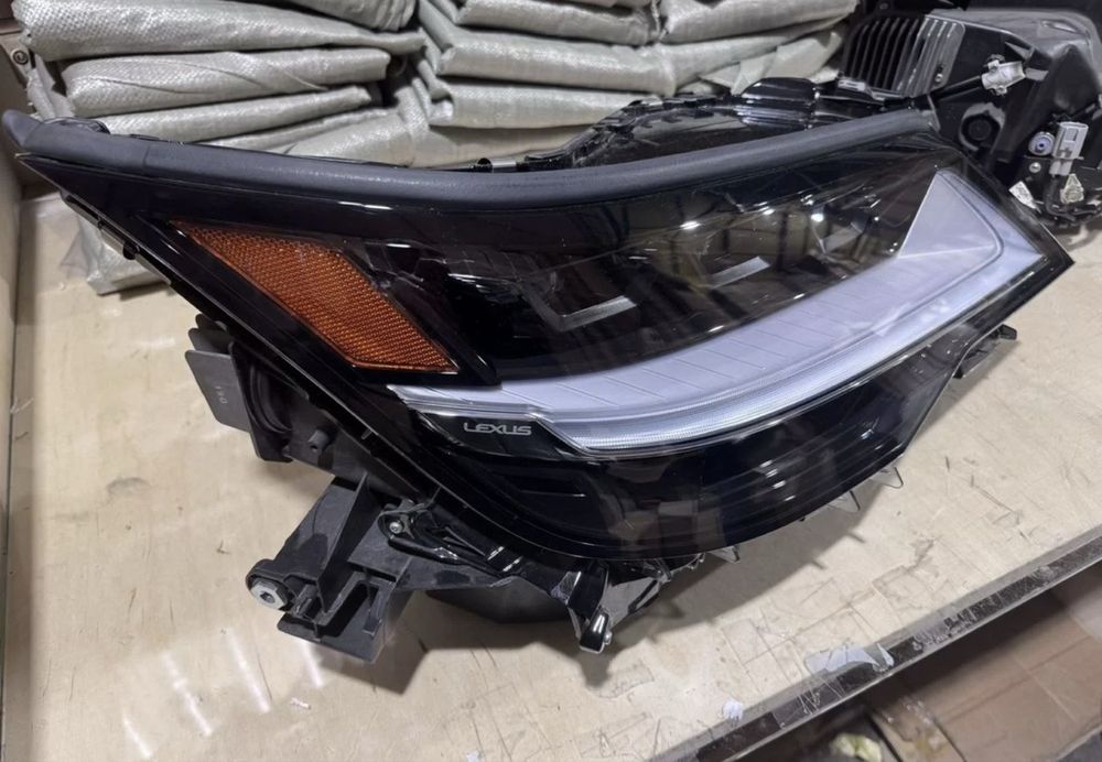 Фары на лексус LX 600