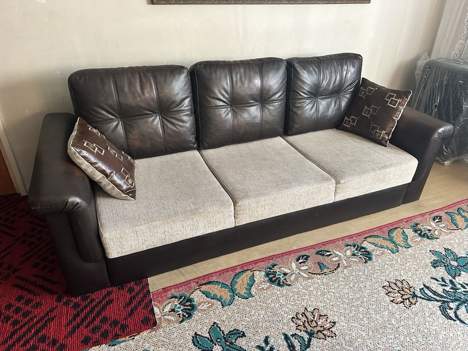 Canapea extensibila + 2 fotolii din piele ecologica