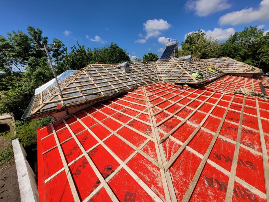 Executam acoperișuri și Mansardări