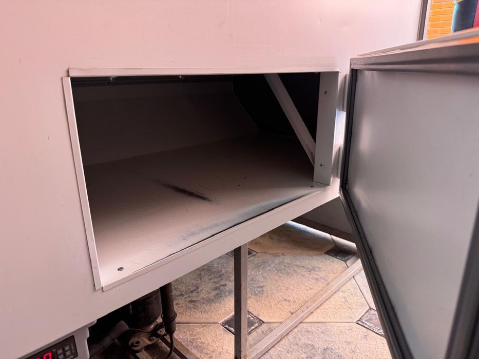 Холодильник витринный