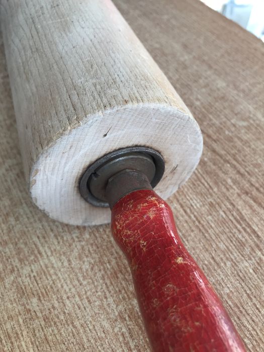 Sucitor rotativ din lemn cu rulmenti